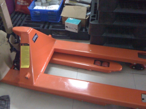 Xe nâng tay các loại 2T,2.5T,3T Tại Đà Nẵng
