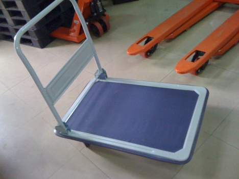 Xe nâng tay các loại 2T,2.5T,3T Tại Đà Nẵng
