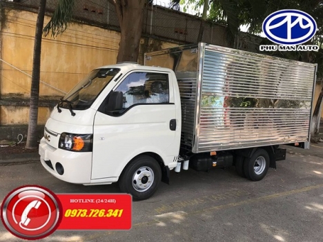 Xe tải 1t25 thùng dài 3m2 tiêu chuẩn Euro 4.