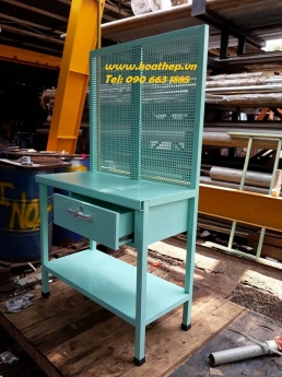 Bàn thao tác dụng cụ