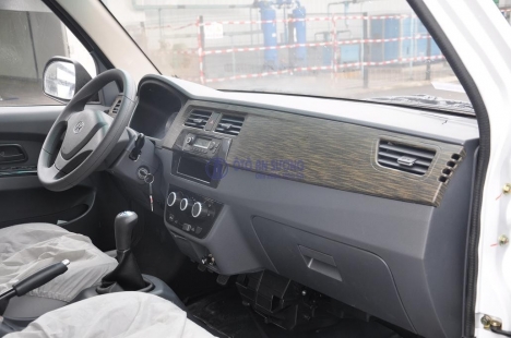 Xe Tải Van 5 Chỗ Chạy Trong Thành Phố 24 Giờ