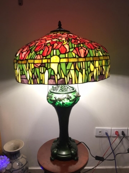 Đèn bàn Tiffany Họa Tiết Hoa Tuylip