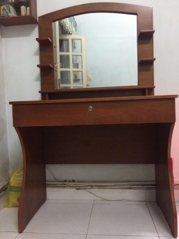 BÀN TRANG ĐIỂM GỖ XOAN ĐÀO (90x51x77)