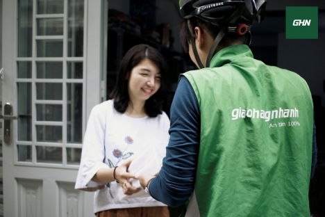 GHN Express: Cung cấp dịch vụ giao nhận hàng hóa.