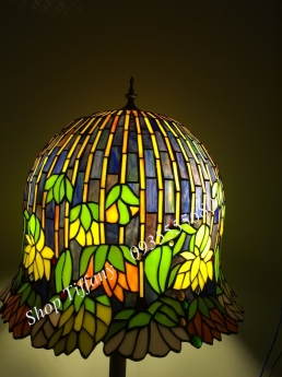 Đèn Sàn Tiffany Hoa Sen Rủ Châu Âu