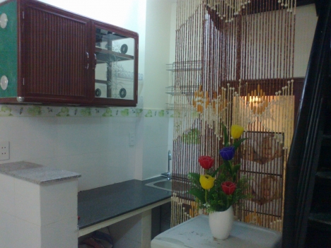 cho thuê nhà nguyên căn chính chủ trong hẽm đường Nguyễn cư Trinh, quận 1
