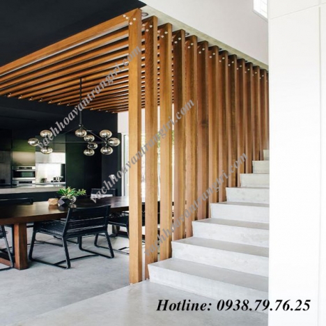 Thiết kế lam gỗ cầu thang trang trí, che chắn không gian nhà.