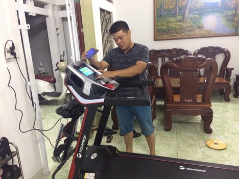 MÁY CHẠY BỘ TECH FITNESS TF-12 ĐA NĂNG