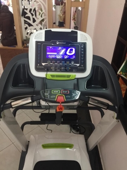 Máy chạy bộ điện đa năng Tech Fitness TF-22AS