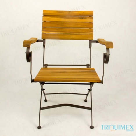 Ghế sắt mỹ nghệ chân xếp cho không gian ngoài trời tại Tp HCM