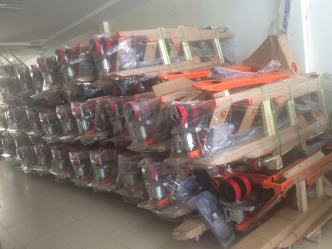 Xe nâng tay 2500 kg nhập khẩu Taiwan - Ms Thanh 0913 819 238