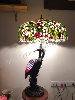 Đèn Bàn Tiffany Họa Tiết Hạc Đá