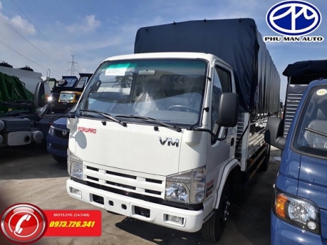 Xe tải ISUZU 1t9 thùng dài 6m2 chở sắt thép trong thành phố.