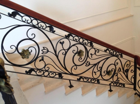 Gia công cầu thang