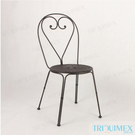 Ghế sắt mỹ nghệ hoa văn trái tim lãng mạn tại Tp. HCM