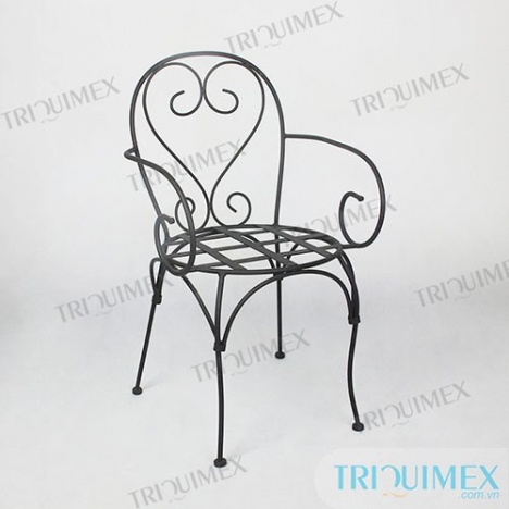Ghế sắt mỹ nghệ hoa văn trái tim lãng mạn tại Tp. HCM
