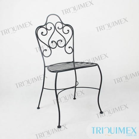 Ghế sắt mỹ nghệ hoa văn trái tim lãng mạn tại Tp. HCM