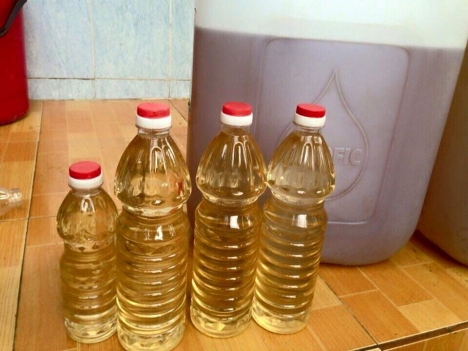Dầu dừa nguyên chất nhà làm
