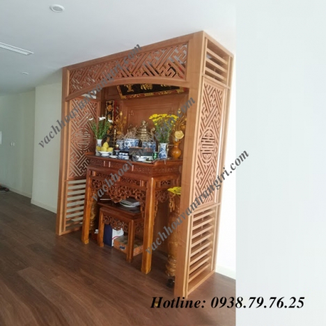 Không khí tết với mẫu vách ngăn phòng khách có bàn thờ