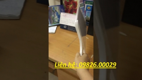 Mẫu những loại biển đón cầm tay giá chỉ 350.000