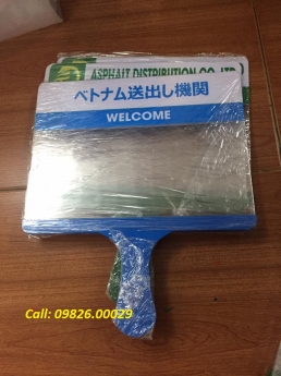 Mẫu những loại biển đón cầm tay giá chỉ 350.000