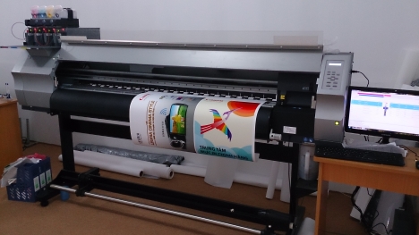 In logo/nhãn tên trên chất liệu vải keo/ decal/bạt hiflex/inox đổ keo