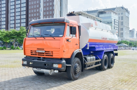Xe vận chuyển xăng dầu kamaz 53229 (6X4) 18m3