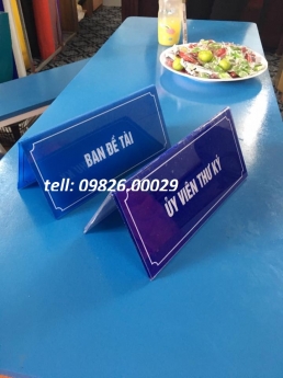 Biển chức danh Mica là gì- Địa chỉ mua biển chức danh để bàn tại Hà nội