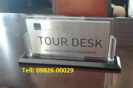 Biển chức danh Mica là gì- Địa chỉ mua biển chức danh để bàn tại Hà nội