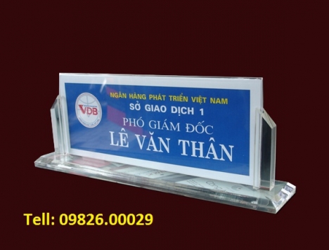 Biển chức danh Mica là gì- Địa chỉ mua biển chức danh để bàn tại Hà nội