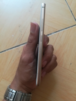 hàng độc huawei nova gold rất đẹp ram 4G/64G bán hay giao lưu