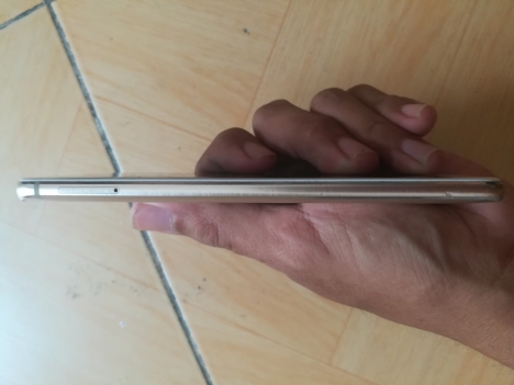 hàng độc huawei nova gold rất đẹp ram 4G/64G bán hay giao lưu