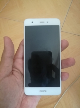 hàng độc huawei nova gold rất đẹp ram 4G/64G bán hay giao lưu