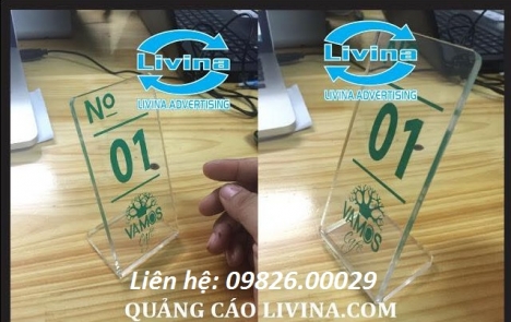Mẫu biển số bàn sang trọng, lịch sự để bàn