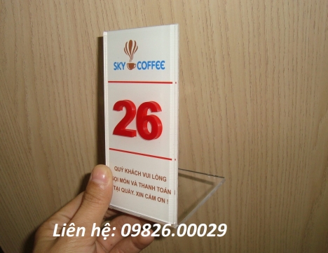 Mẫu biển số bàn sang trọng, lịch sự để bàn