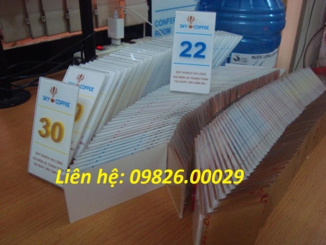 Mẫu biển số bàn sang trọng, lịch sự để bàn