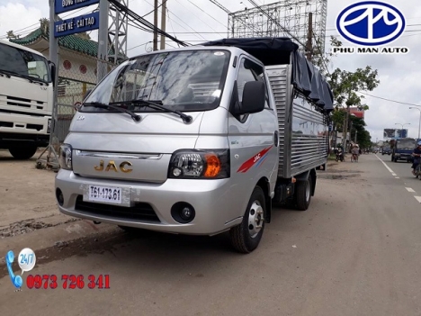 Xe tải JAC 1t5 thùng dài 3m2.