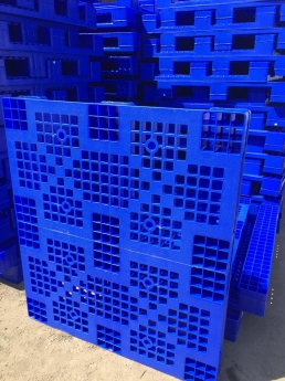 pallet nhựa p1210 dùng kê hàng hóa