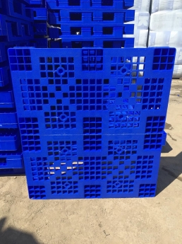 pallet nhựa p1210 dùng kê hàng hóa