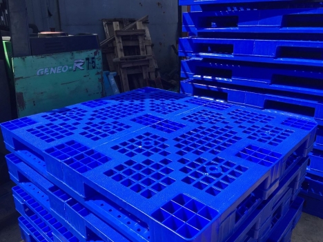 pallet nhựa p1210 dùng kê hàng hóa