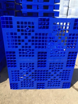 pallet nhựa p1210 dùng kê hàng hóa