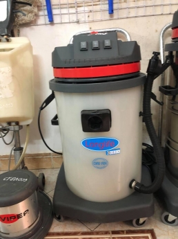 máy hút bụi nhựa công nghiêp