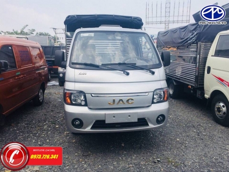 Xe tải 1t5 thùng dài 3m2 động cơ dầu, nhập khẩu.