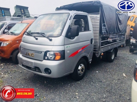 Xe tải 1t5 thùng dài 3m2 động cơ dầu, nhập khẩu.