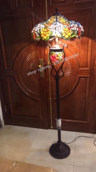 Đèn Sàn Tiffany Hoa Hồng Châu Âu