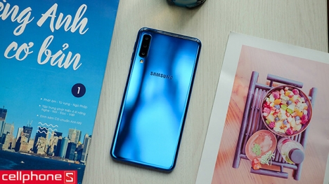 Khuyến mãi khủng cuối tháng - Samsung Galaxy A7 2018