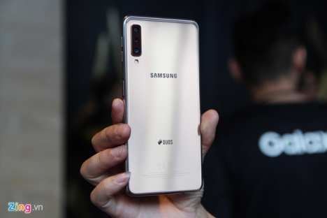 Khuyến mãi khủng cuối tháng - Samsung Galaxy A7 2018