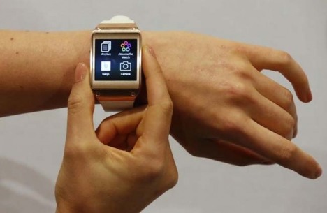 Đồng hồ Samsung Galaxy Gear Smartwatch V700