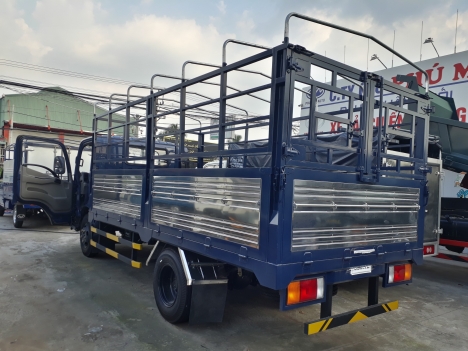 Xe tải IZ65 DoThanh 3.5 tấn động cơ ISUZU.