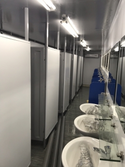 Container toilet mới